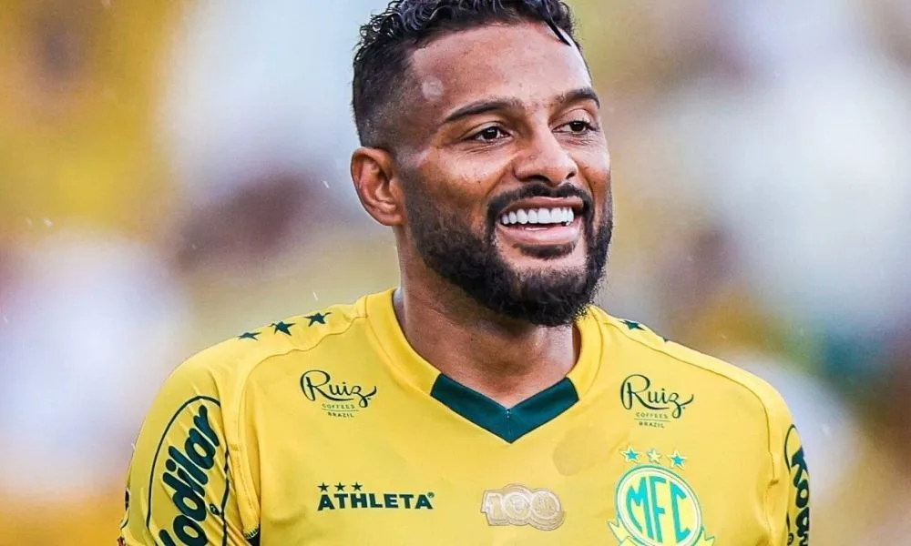 Santos registra B.O. contra torcedor que cuspiu em Reinaldo na Vila Belmiro