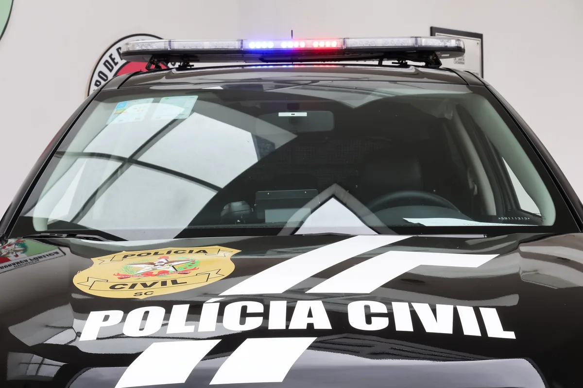 Suspeito de bater carro de propósito para tentar matar companheira é preso em SC