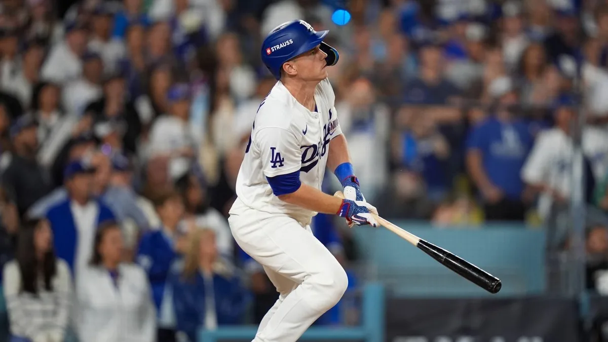 Dodgers’ Smith nearly misses grand slam, settles for go-ahead double in Game 3