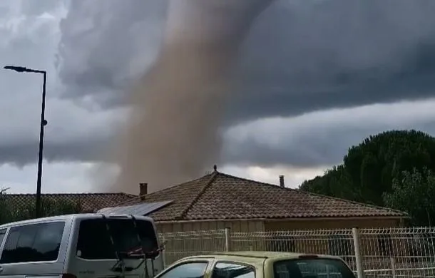 Orages : Une impressionnante tornade s’abat sur l’Aude, les routes coupées