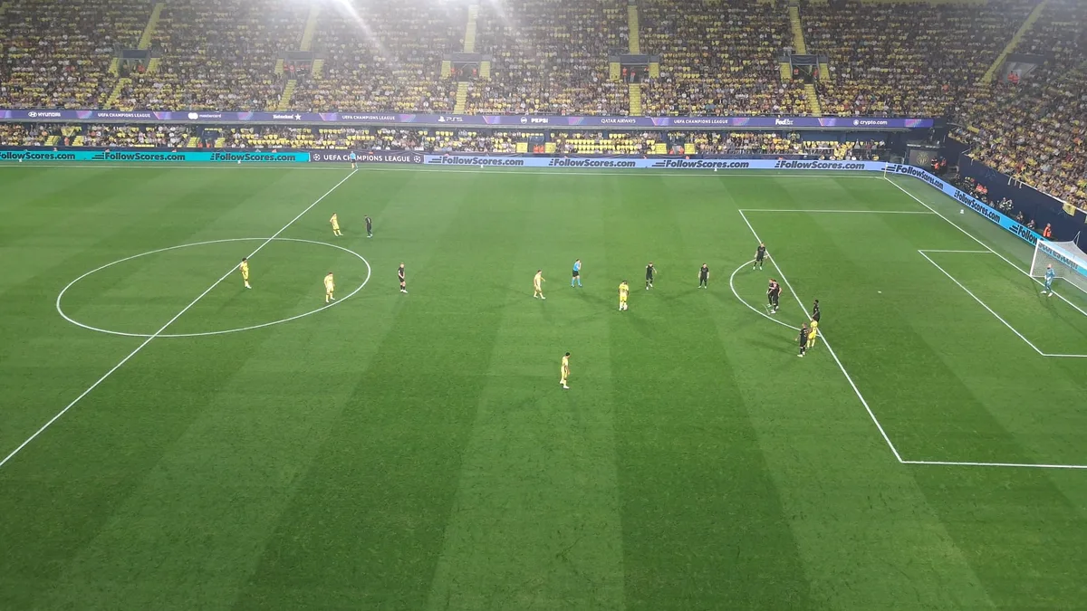 El Villarreal estuvo más de un minuto con solo nueve futbolistas