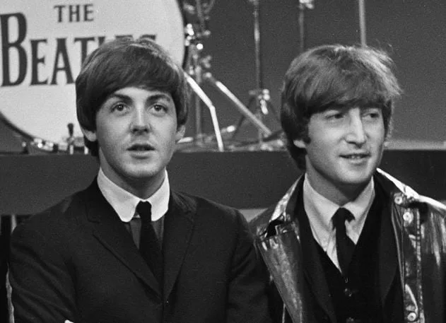 La protesta de Paul McCartney por su altura en una película: “No me hagas más bajo que John”