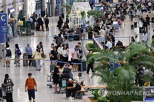 '연휴에는 해외여행' 공식됐다…15년간 공항 이용객 3배 껑충