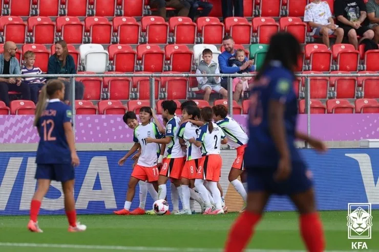 박윤정호, U-20 여자월드컵 첫판서 강호 프랑스와 1-1 무승부