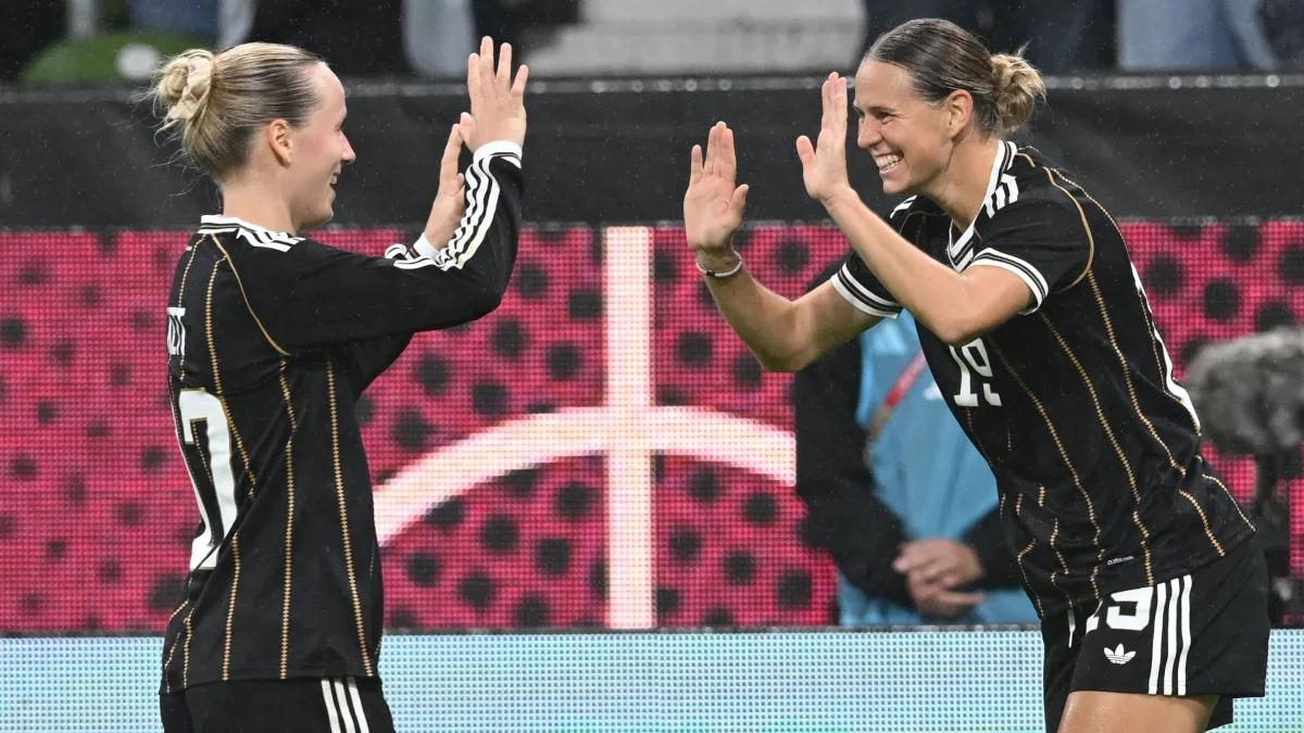 Partie in Bremen: Bühl schießt DFB-Frauen zum Sieg gegen Japan
