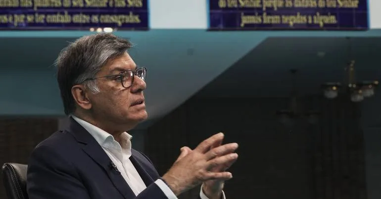 Católicos e muçulmanos contra profanação de mesquita