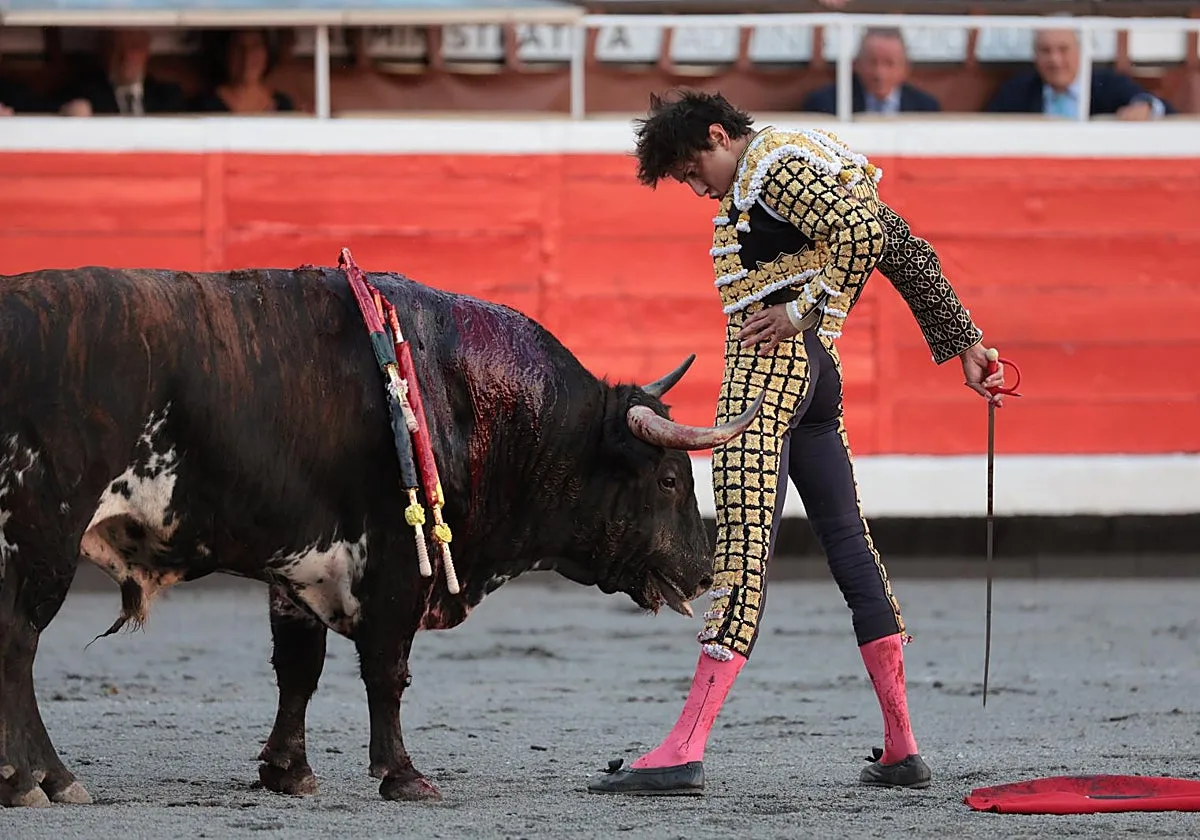 Roca Rey, un huracán en la taquilla y en el ruedo de Bilbao