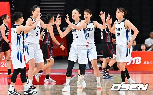 '중국 나와라' 韓 여자농구, 3점슛 15방으로 101점 대폭발!...인도네시아 '42점 차' 꺾고 4강 진출
