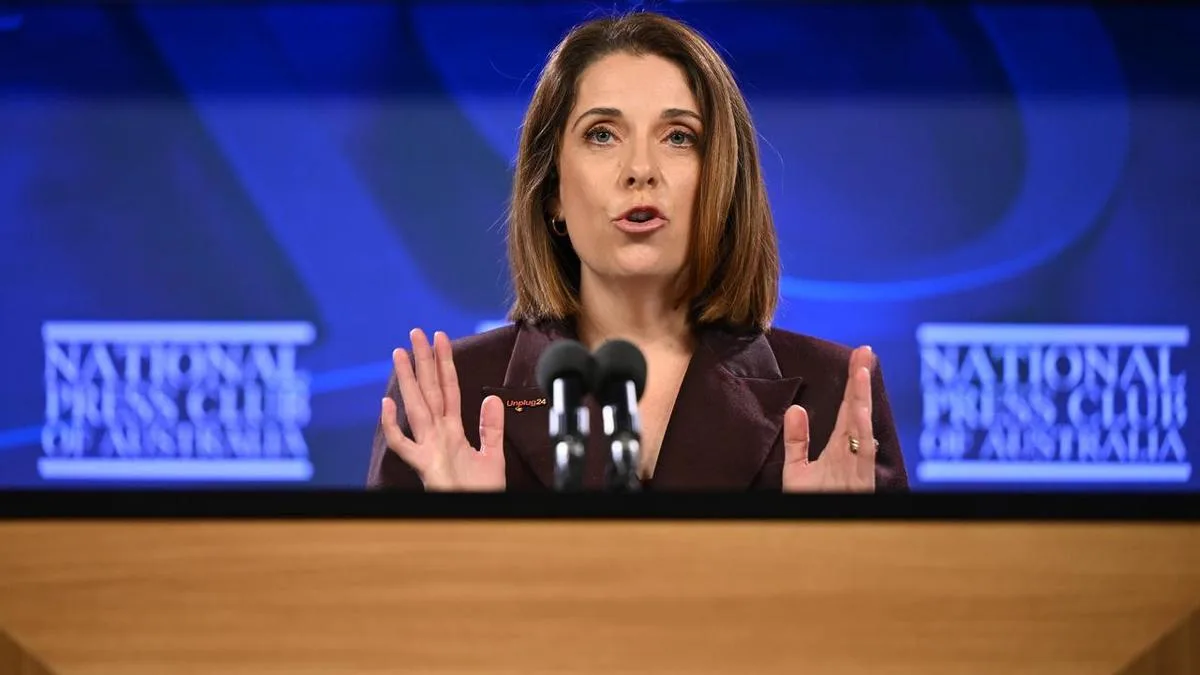 Labor defends power to deploy online 'sock puppets'