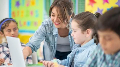 Huelga de la educación en la Comunidad de Madrid: cómo puede la tecnología devolver tiempo a los profesores