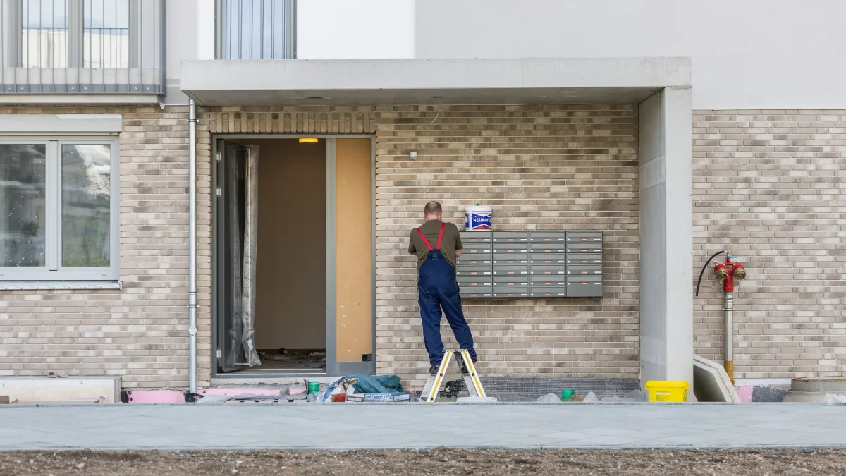 E wie Einfach: Günstiges Bauen geht nur mit weniger Normen