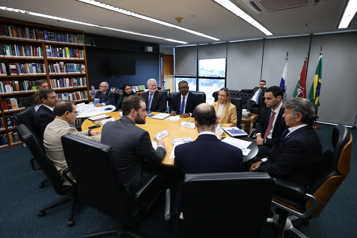 Após Fux mudar ata de reunião, MP Eleitoral reavalia e defende que candidato a vice de Celina Leão está elegível
