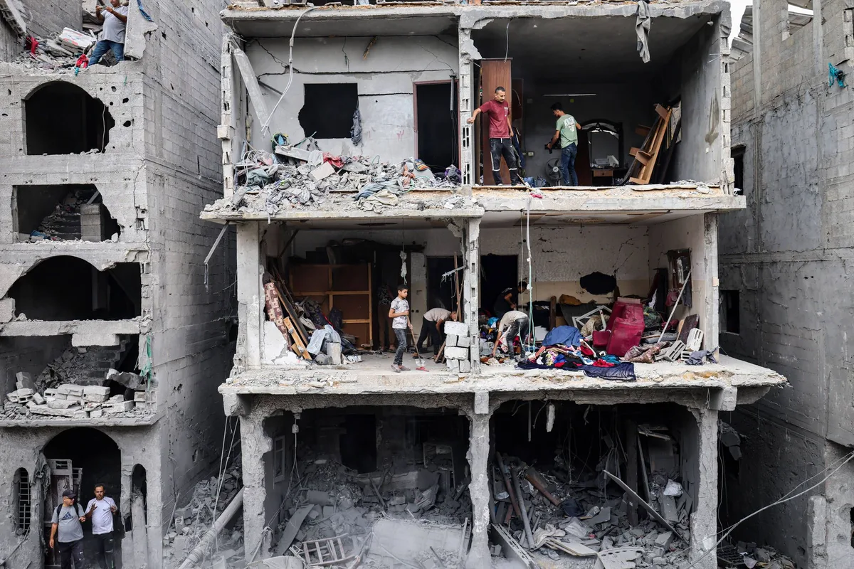 À Gaza, après trois ans de guerre, la vie sous « des montagnes de gravats »