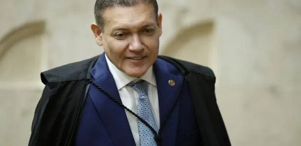 Diretor menciona a Vorcaro 'R$ 500 mil por mês' a filho de Nunes Marques