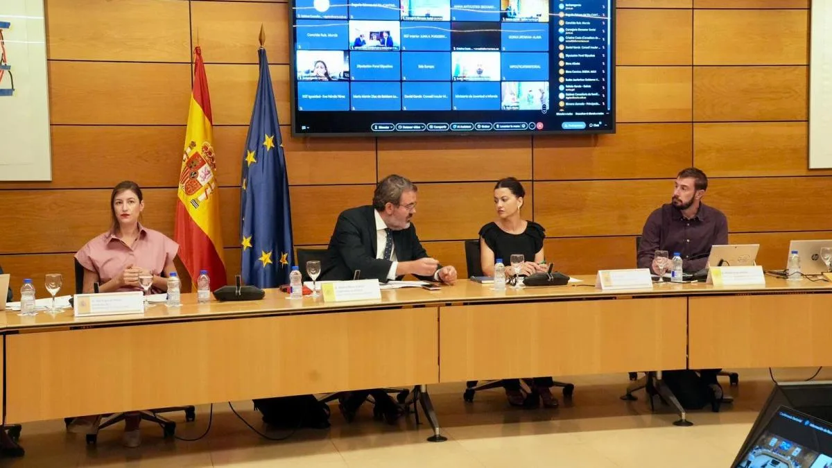 El Gobierno plantea a las comunidades enviar 500 niñas migrantes de Ceuta a la Península a cargo de oenegés
