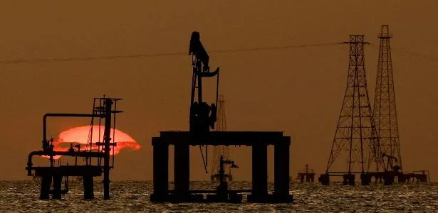 Petróleo sobe e passa de US$ 109 com guerras no Irã e na Ucrânia