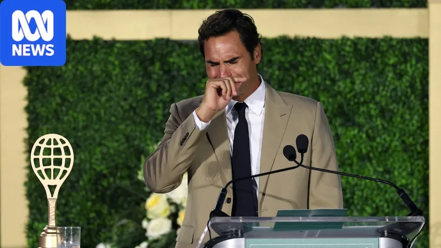 Federer tears up during Tennis Hall of Fame induction
