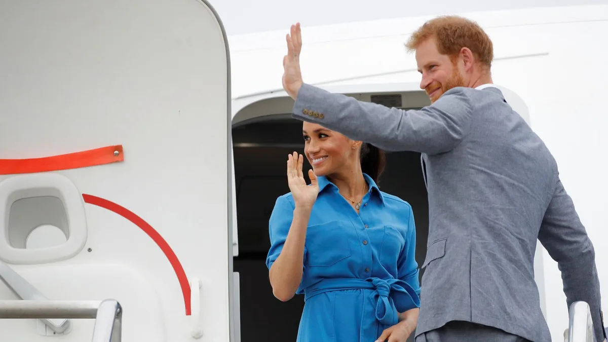 230.000 euros por vuelo, con camas y dos baños: el jet de lujo con el que Harry y Meghan han viajado desde Estados Unidos, al detalle