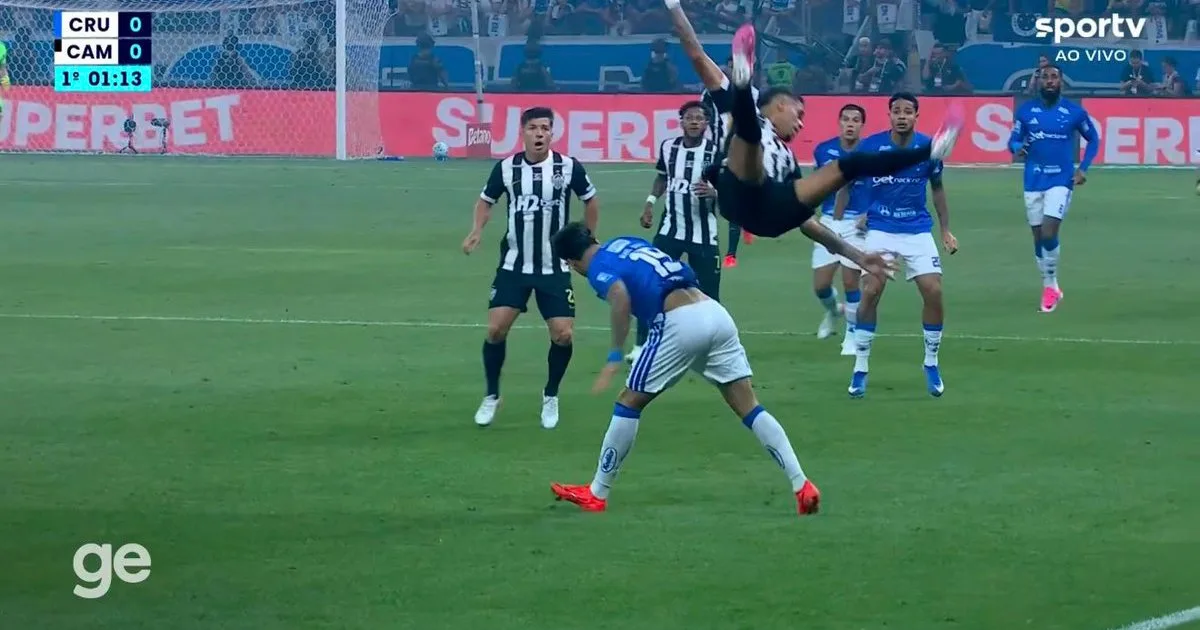 El brutal empujón en Atlético Mineiro vs. Cruzeiro que mandó a un futbolista al hospital