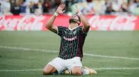 Decisivo em virada do Fluminense, Cano exalta torcida: “Nosso ânimo”