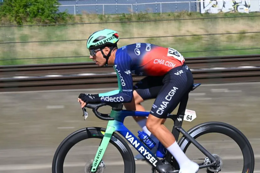 Avec Émilien Jacquelin en équipier, Noa Isidore débloque son compteur de victoires pros sur la 1re étape du Tour du Limousin
