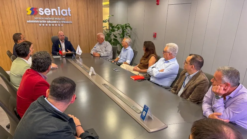 Seniat con representantes de centros comerciales: Impulsarán un plan para «nueva cultura tributaria»