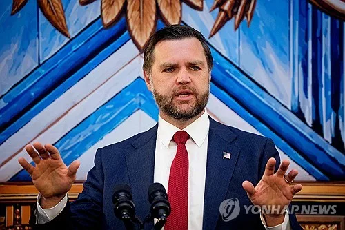 美부통령 "적대국 공급망 의존하면 보상없고 트럼프 친구못돼"