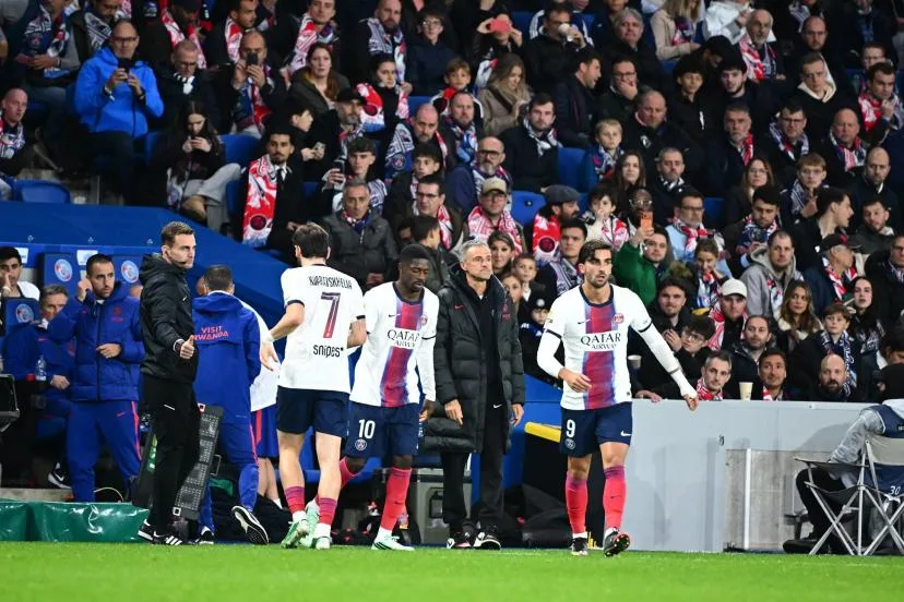 Un large turnover pour commencer, des entrées gagnantes mais Nuno Mendes et Akliouche blessés, le plan du PSG à Strasbourg était presque parfait