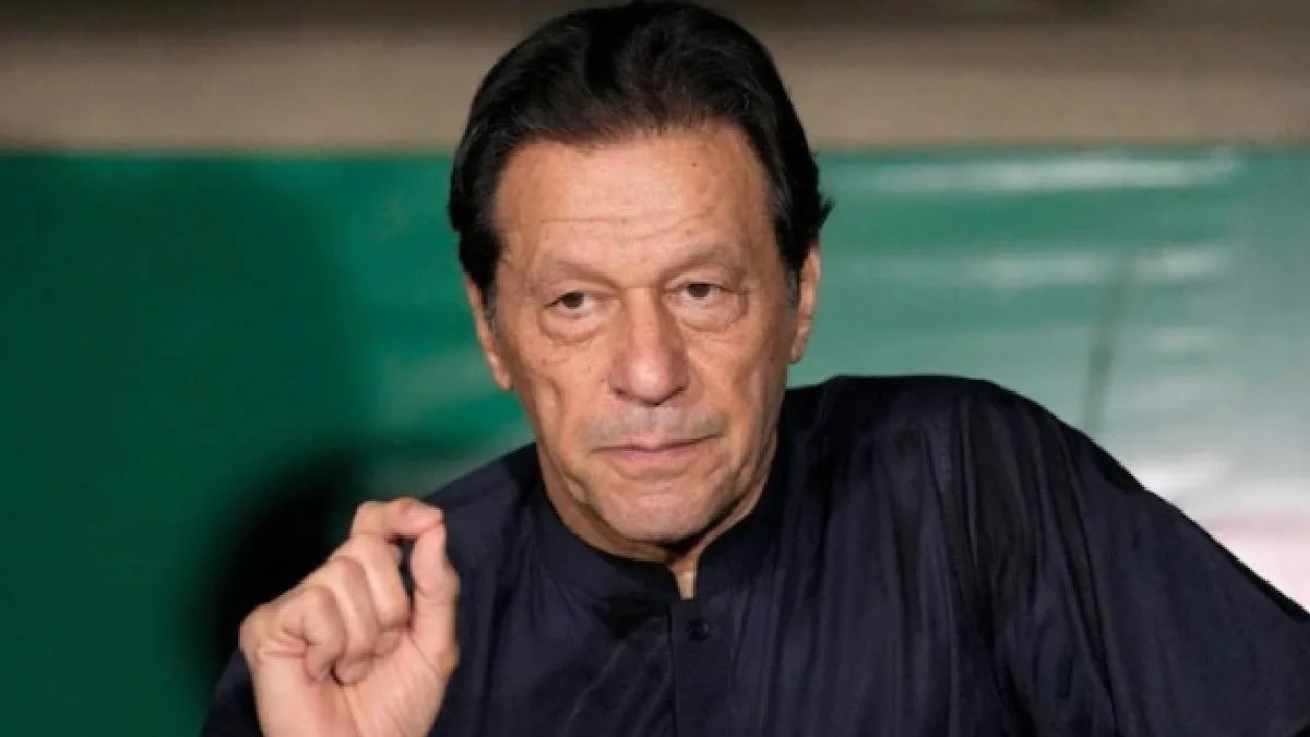 Pak govt files review plea against SC order to shift Imran Khan to private hospital