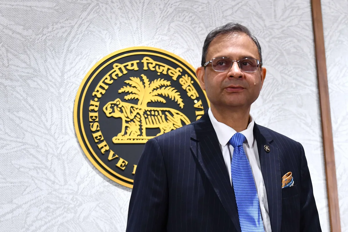 RBI minutes: Malhotra awaits more clarity on inflation, opts for rate hold