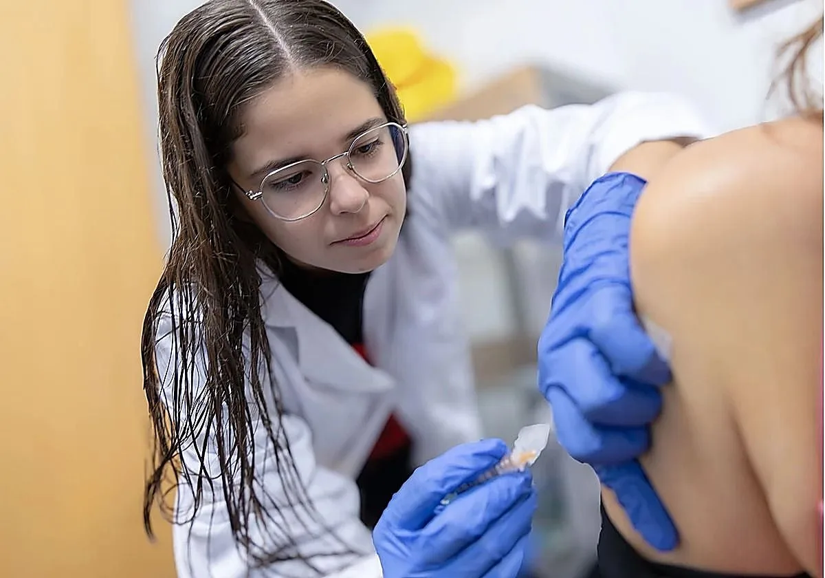 La gripe se adelanta y las farmacias notan un repunte de casos en Sevilla