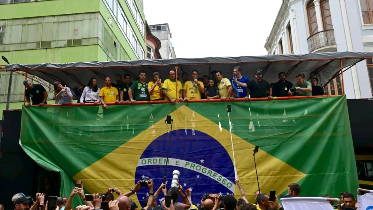 Korruptionsermittlungen gegen Präsidentschaftskandidaten Bolsonaro in Brasilien