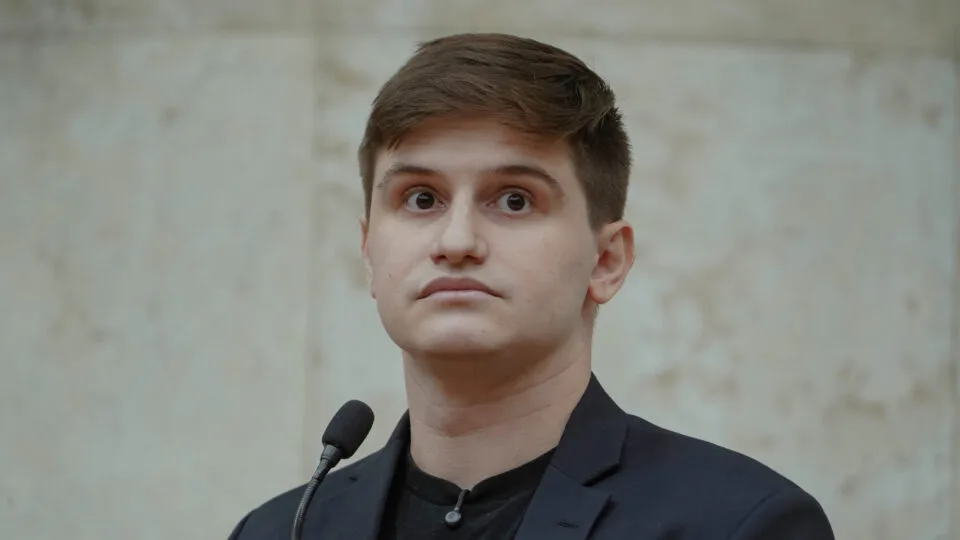 Pavanato é condenado a pagar R$ 20 mil por vídeo “Como travar uma feminista”