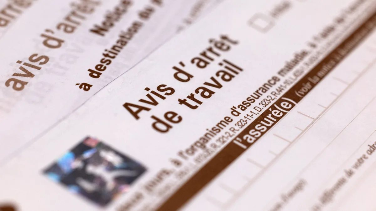 On frôle les 2 arrêts de travail par an et par salarié en moyenne: l'absentéisme bat un record en France au moment où le gouvernement prépare un nouveau tour de vis