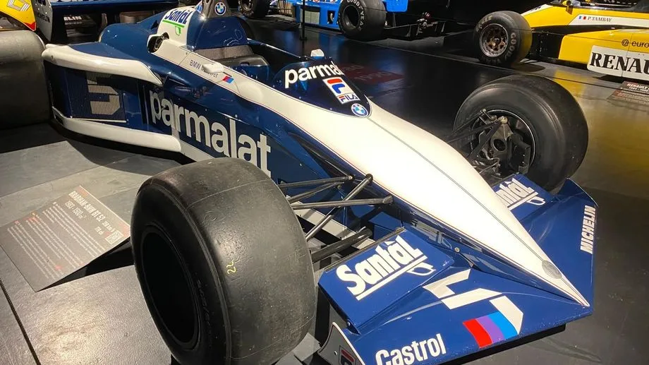 "Il faut protéger nos voitures", le musée de l'automobile de Mulhouse lance un appel aux dons pour restaurer sa toiture