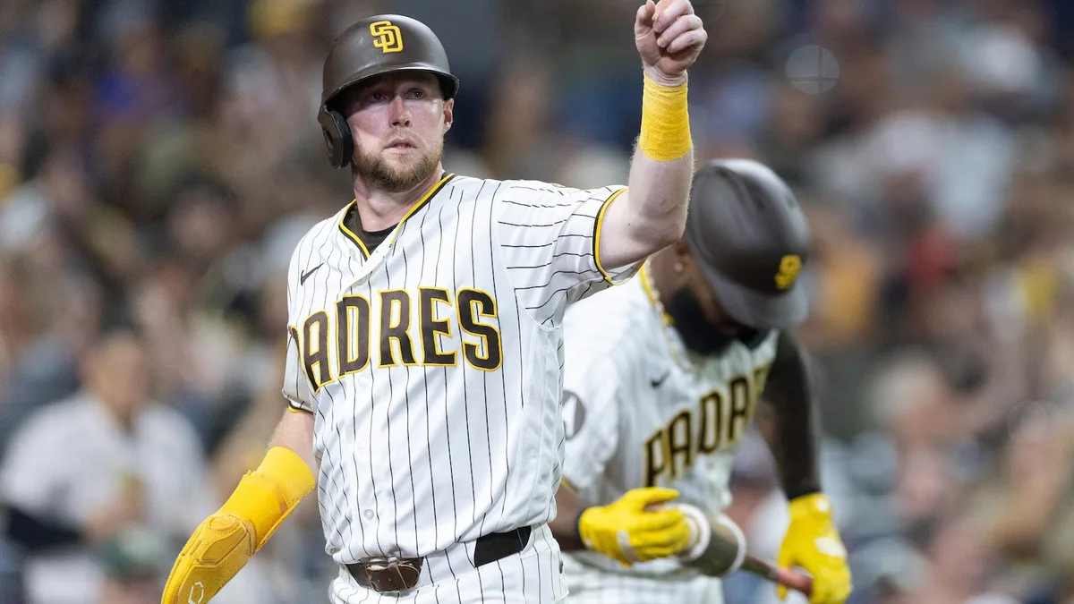 Padres rally behind Cronenworth, France in 7th inning to beat Twins 7-5