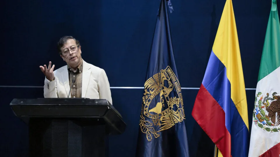 Sem provas, Petro diz que algoritmos dos EUA podem interferir na eleição no Brasil