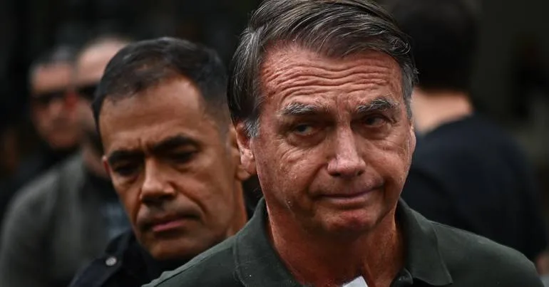 Flávio Bolsonaro pode voltar a visitar o pai