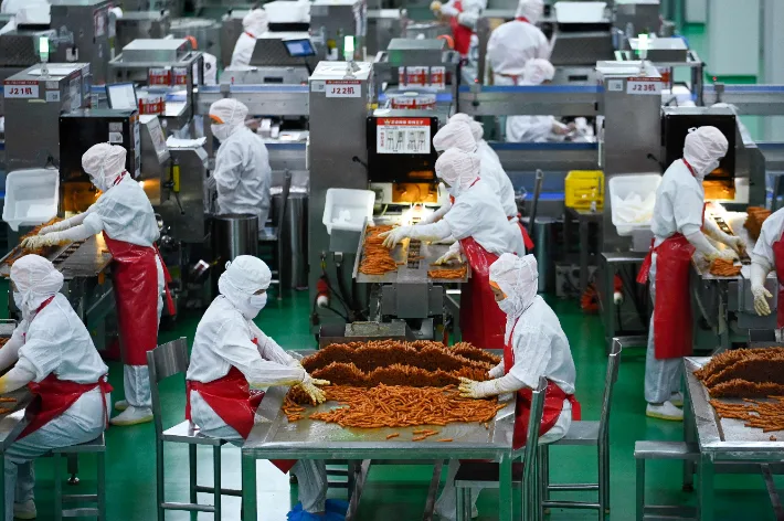 좀처럼 살지 않는 中 내수 시장…7월 소매판매 0.6% 증가
