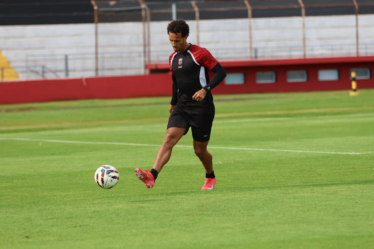 Morelli usa "nota de corte" recente da Série B e mira 45 pontos para livrar Botafogo-SP
