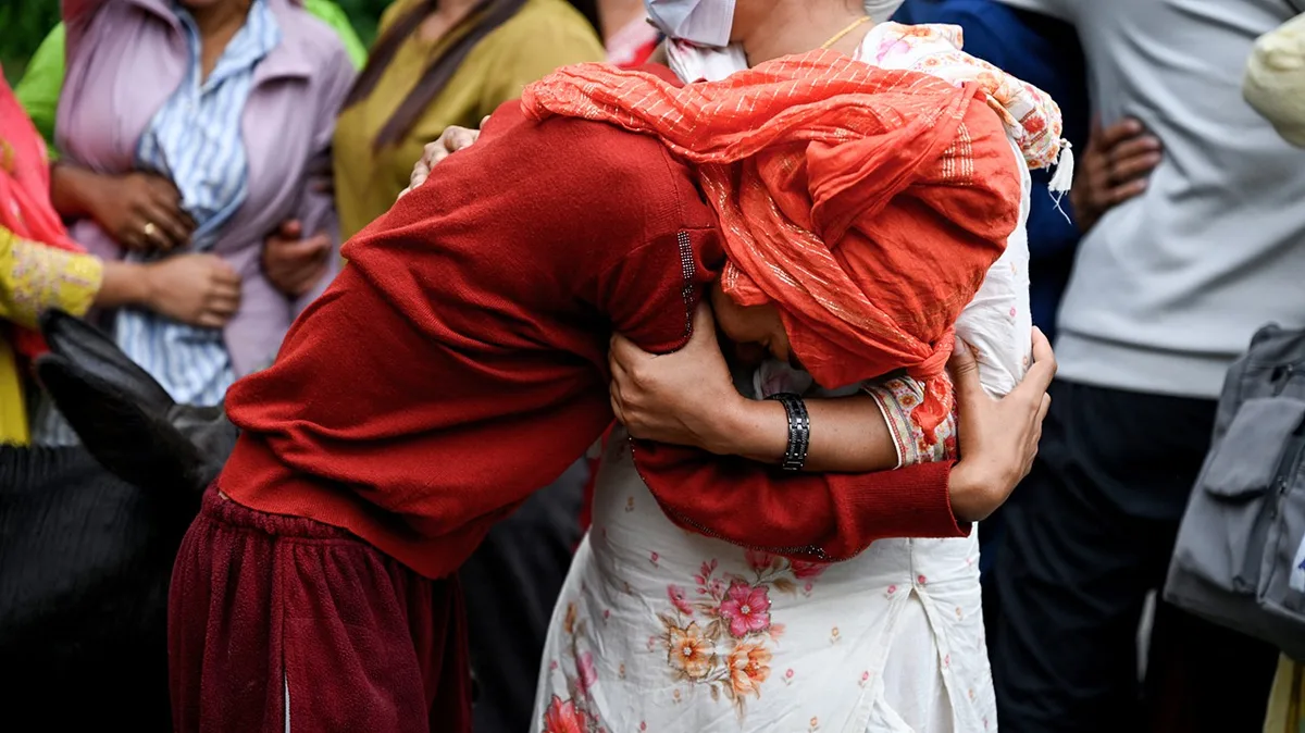 Cheias repentinas devastaram o Nepal. Alterações climáticas podem torná-las rotina, avisam especialistas