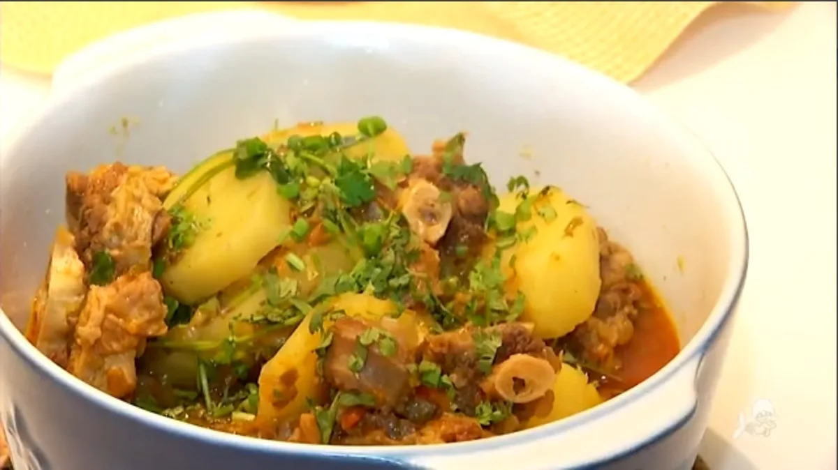 Aprenda a fazer a rabada, prato tradicional da culinária nordestina e dica para almoço de Dia dos Pais