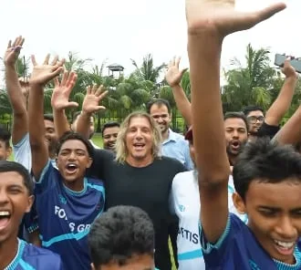 Los detalles de la agitada visita de Claudio Paul Caniggia a Bangladesh: “Una locura genial”