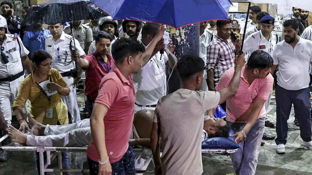 Kolkata Durga Puja stampede toll rises to 19; sitting HC judge to probe incident