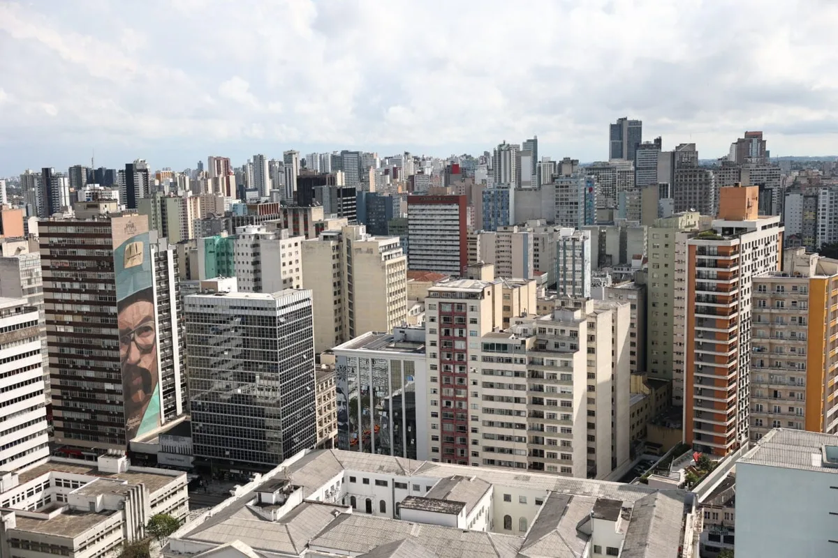 Tamanho, bairro, preço: especialista explica o que importa mais na hora da compra de um imóvel em Curitiba