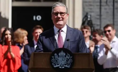 Keir Starmer deja su escaño como diputado laborista, tras renunciar como primer ministro británico; obliga a elección parcial