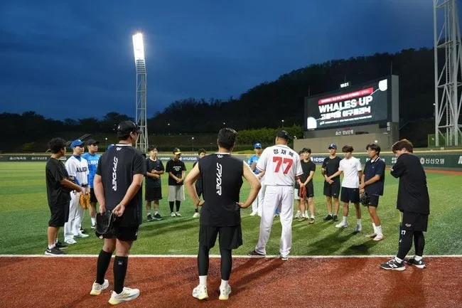 “TV로만 보던 선수들과 같은 그라운드라니…” 울산 고교생 65명에게 잊지 못할 하루 선물한 울산 웨일즈