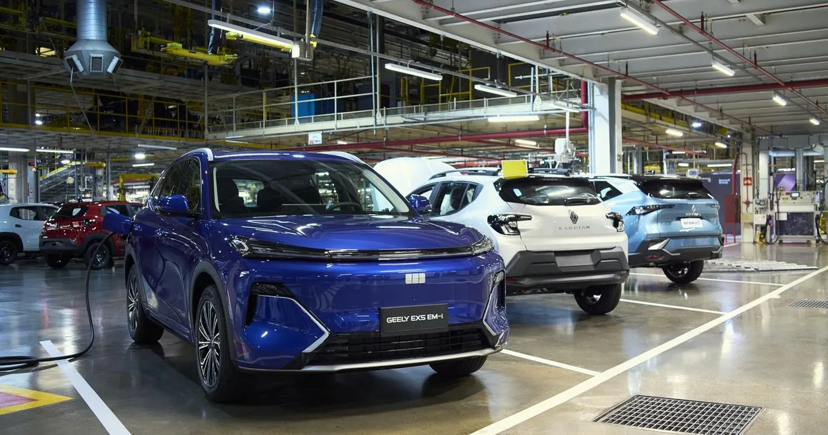 Renault fabrique désormais des voitures chinoises : les dessous de son étonnante alliance avec Geely au Brésil