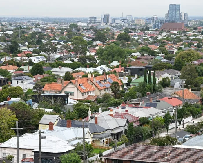 House prices head for historic 10% drop as fourth interest rate hike looms