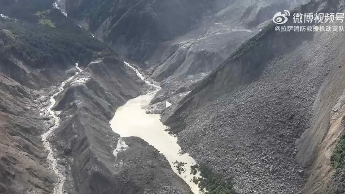 China suspends Nepal rescue efforts as lake overflows